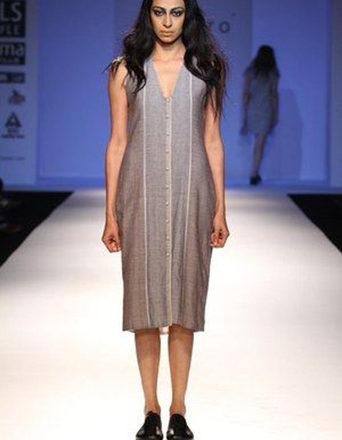 Akaaro Not Just A Label Ogaan is an online indian fashion store for women that offers exclusive women's clothing, designer jewellery & fashion accessories based on the latest designs for women.