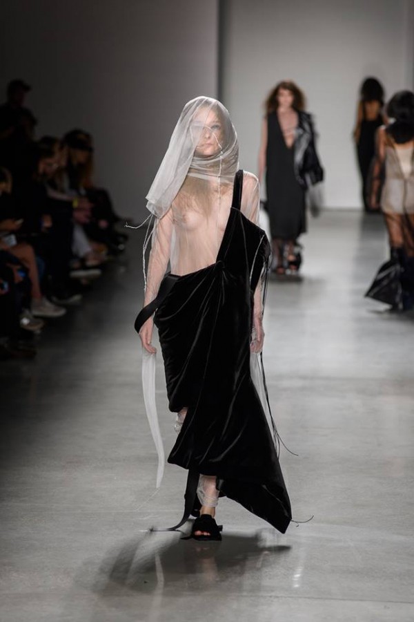 FASHION VICTIM NOT JUST A LABEL