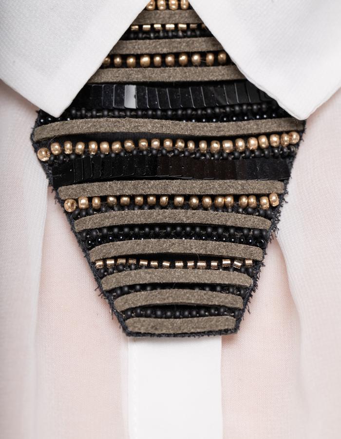 collar HER NOT JUST A LABEL